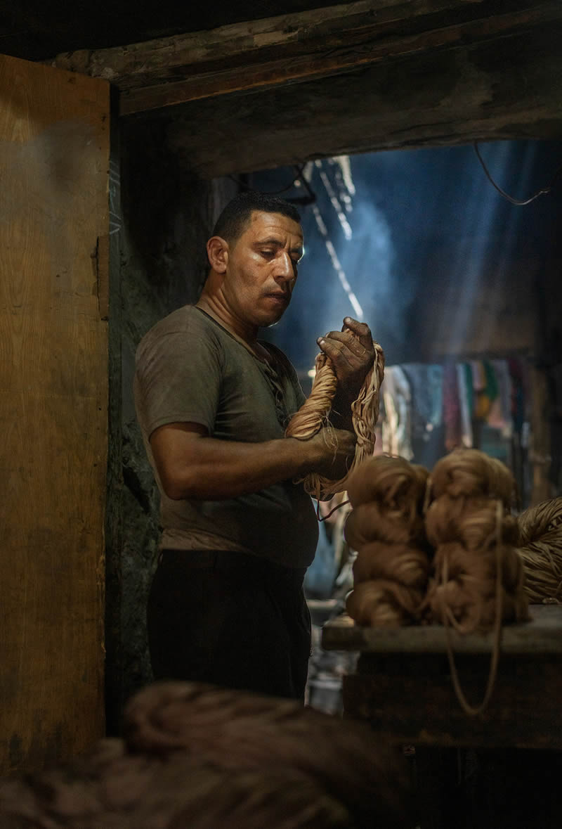 مرد ریسنده نخ در قاهره