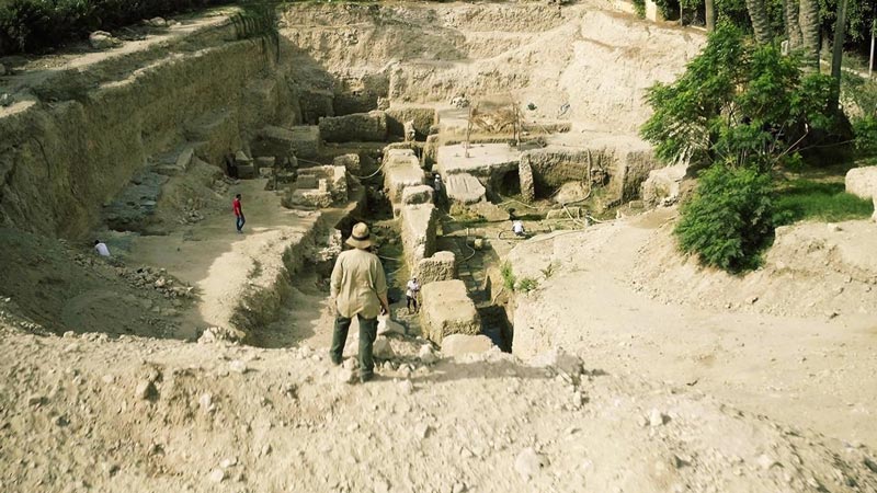 باستان شناسان در محوطه باستانی اسکندریه مصر؛ منبع عکس: National Geographic، عکاس: نامشخص