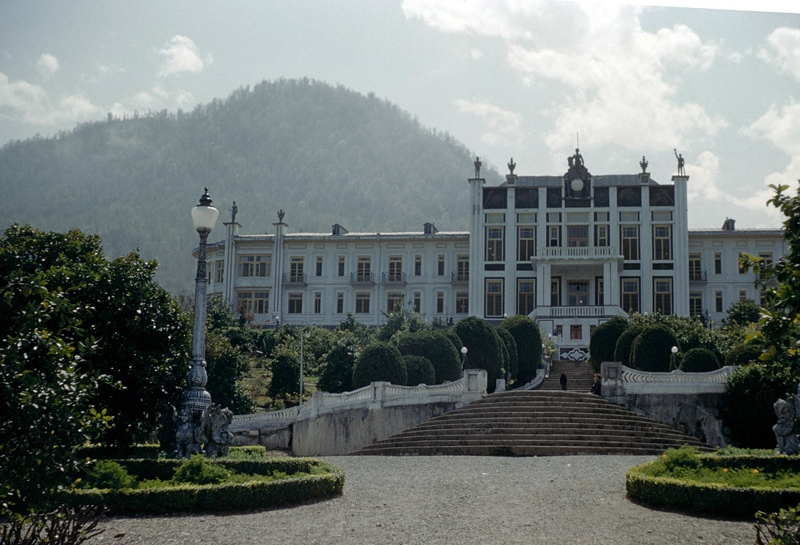 عکس تاریخی هتل قدیم رامسر عکاس چارلز شرودر