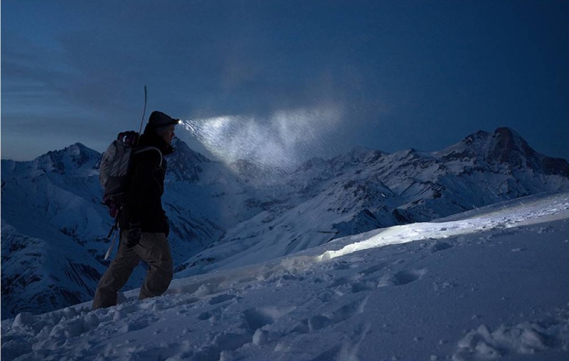 هدلامپ برای کوهستان. منبع: وب سایت cablesformac.com؛ عکاس: نامشخص