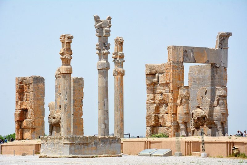 ۱۰ مکان پربازدید نوروزی اعلام شد؛ تخت جمشید و حافظیه در صدر ۱۰ مکان پربازدید نوروزی اعلام شد؛ تخت جمشید و حافظیه در صدر