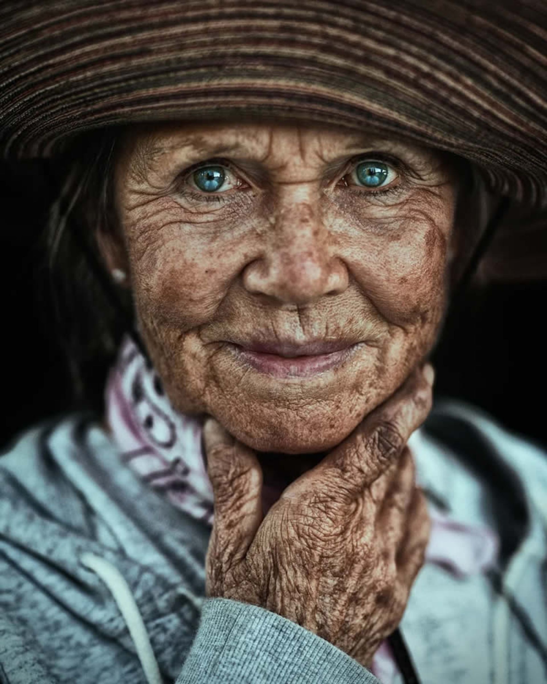 پرتره زنی با کلاه