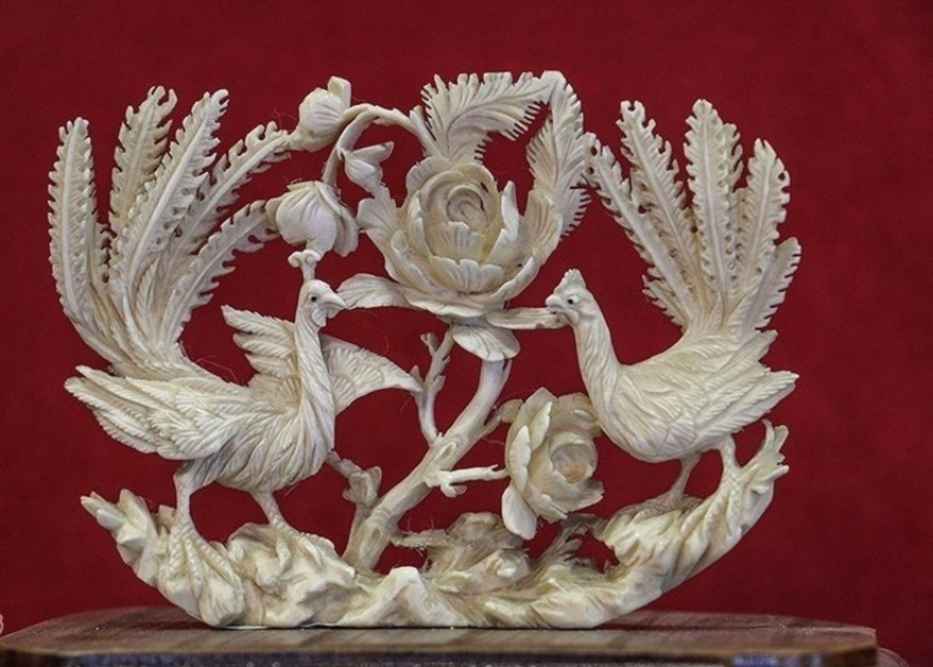 مجسمه زیبا در موزه عاج رامسر