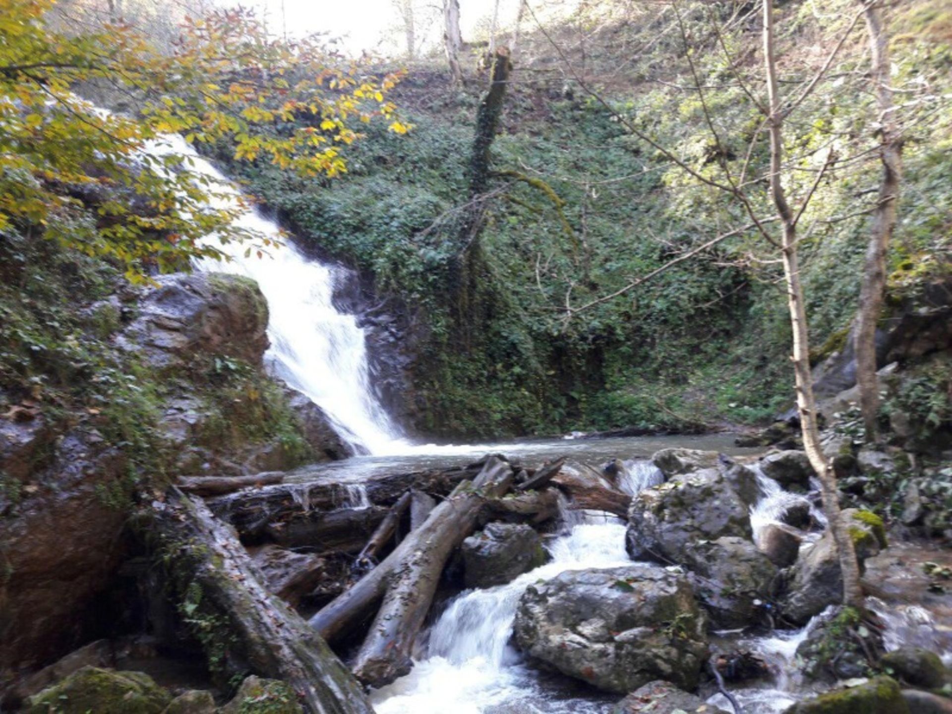 آبشار تولی نسا در ماسال