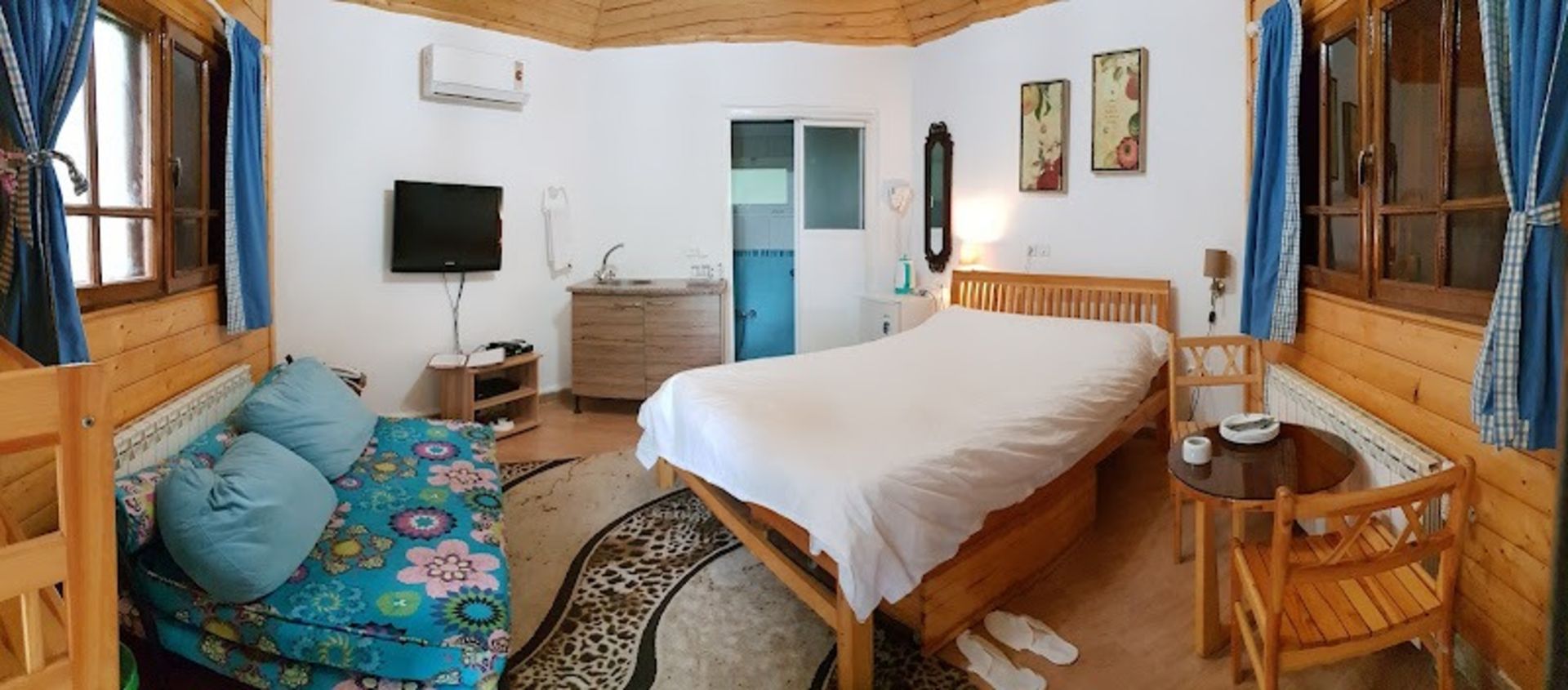 فضای داخلی کلبه های بام سبز رامسر