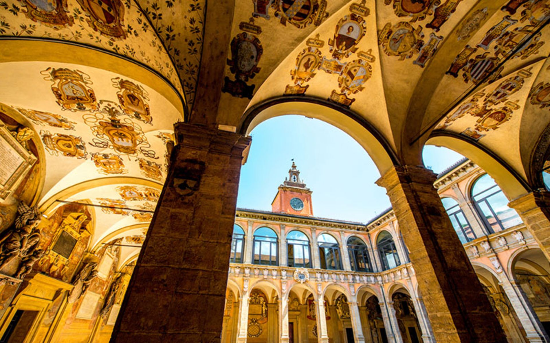 معماری دانشگاه بلونیا 