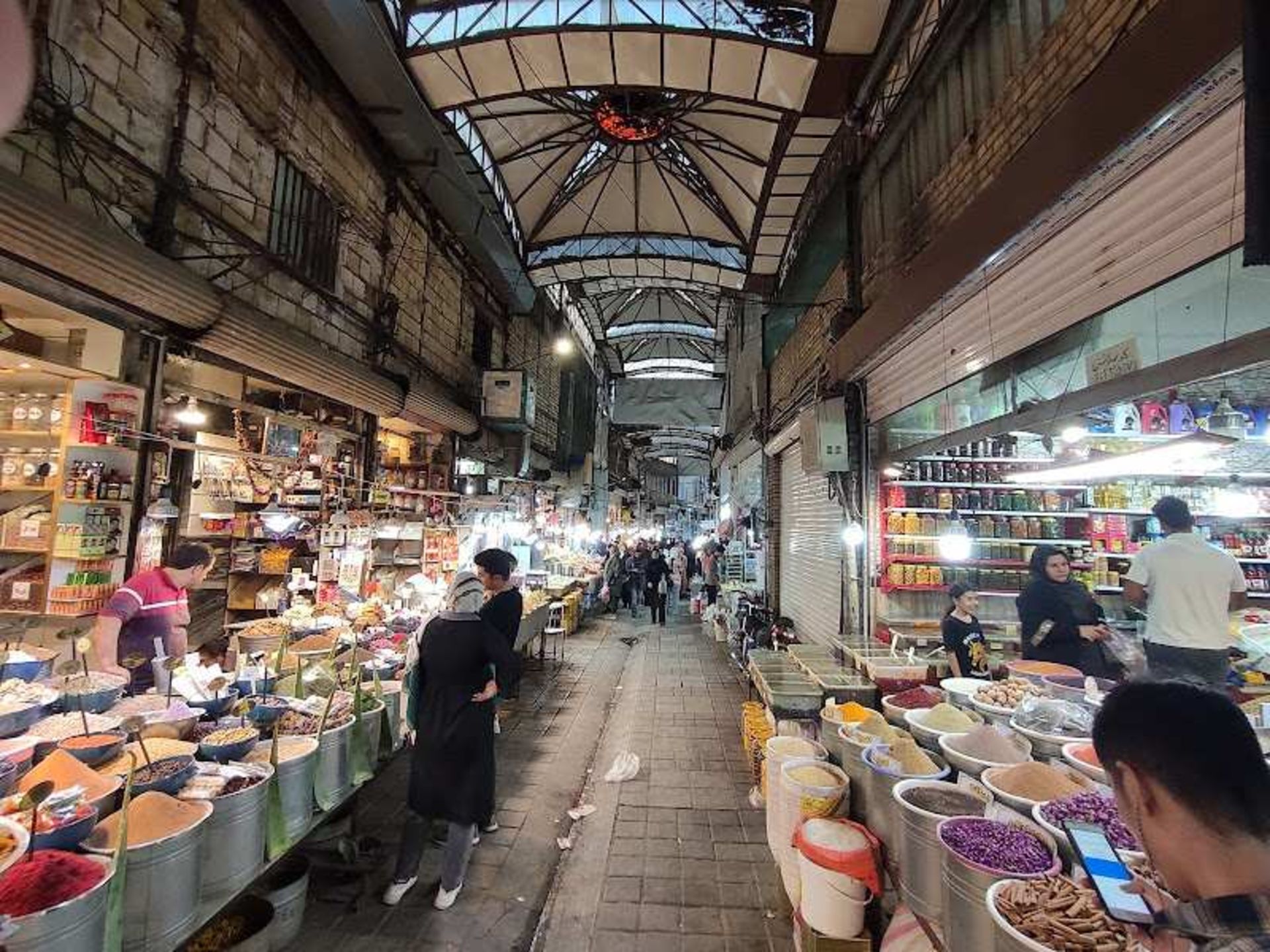 مغازه های بازار سنتی همدان