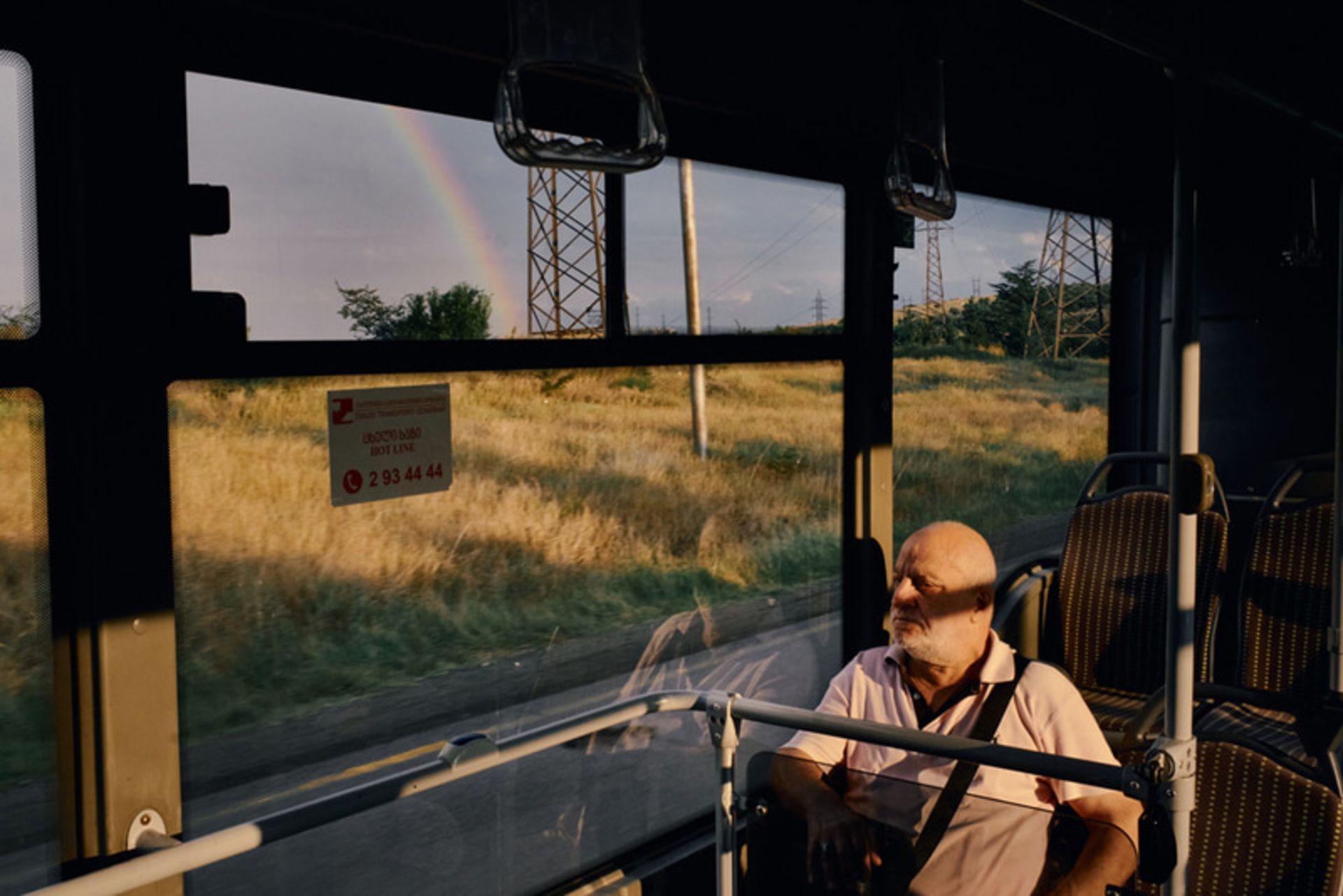 مرد تنها در اتوبوس