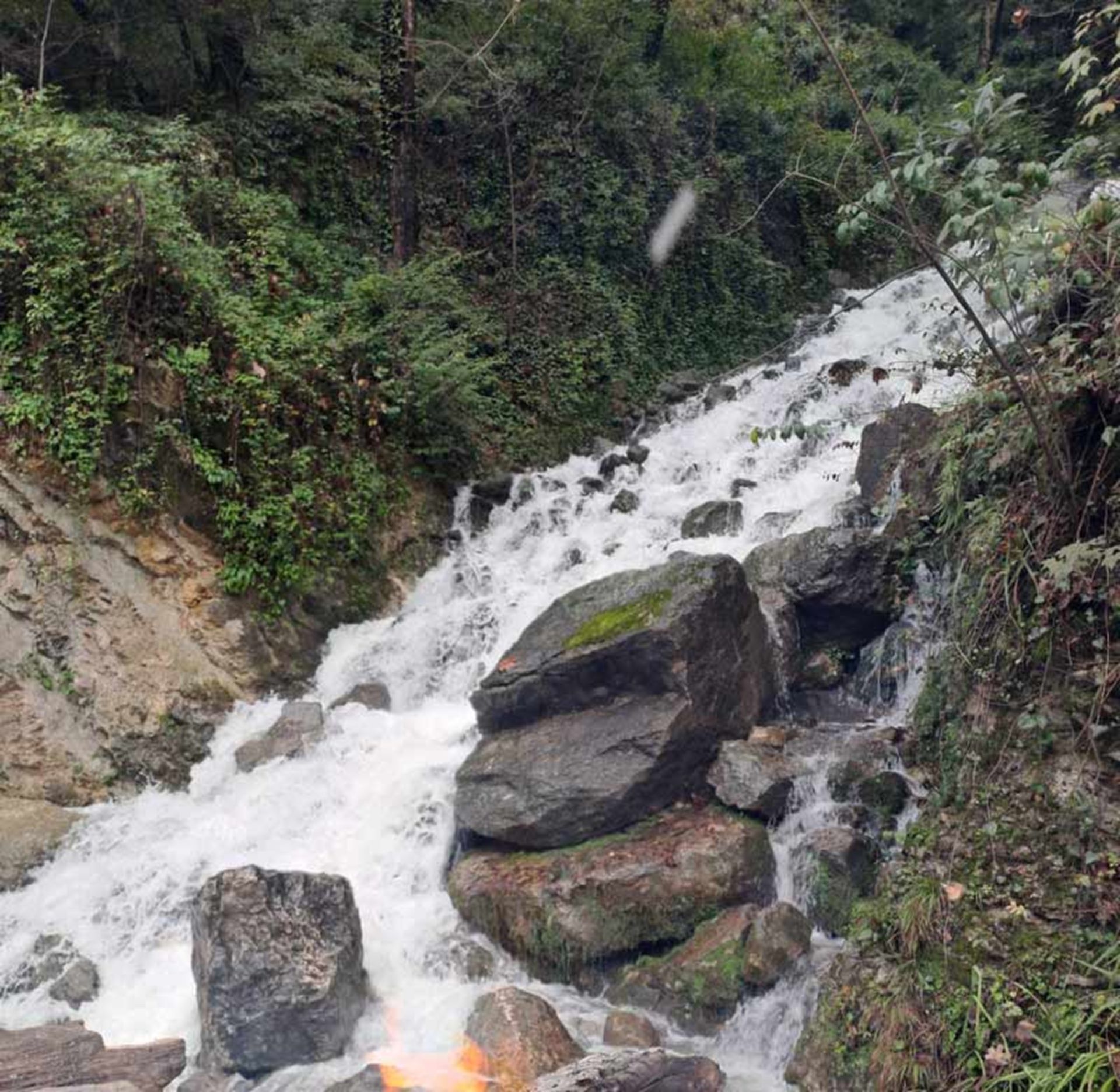 جریان آب آبشار آب پری