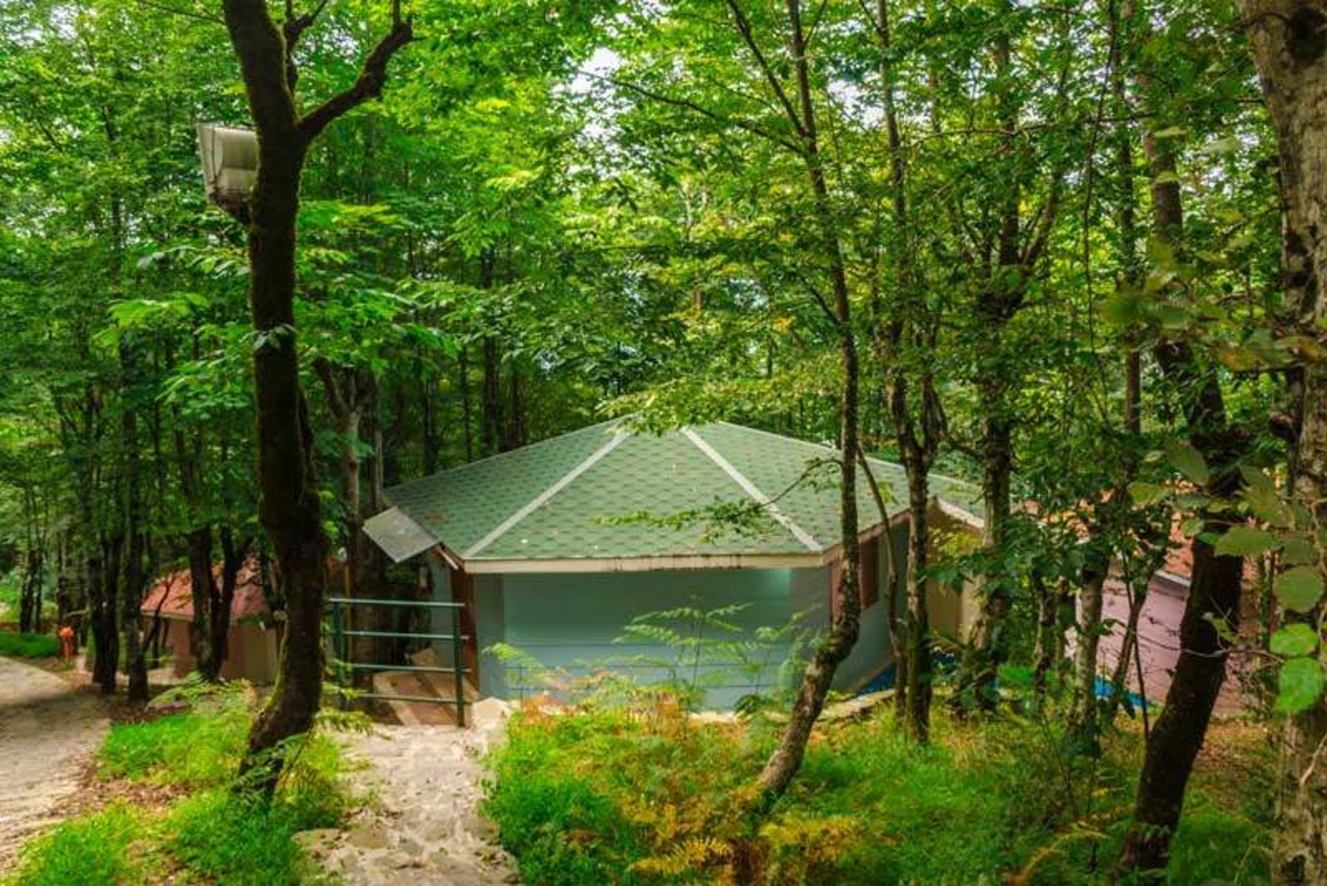 کلبه های هتل بام سبز رامسر