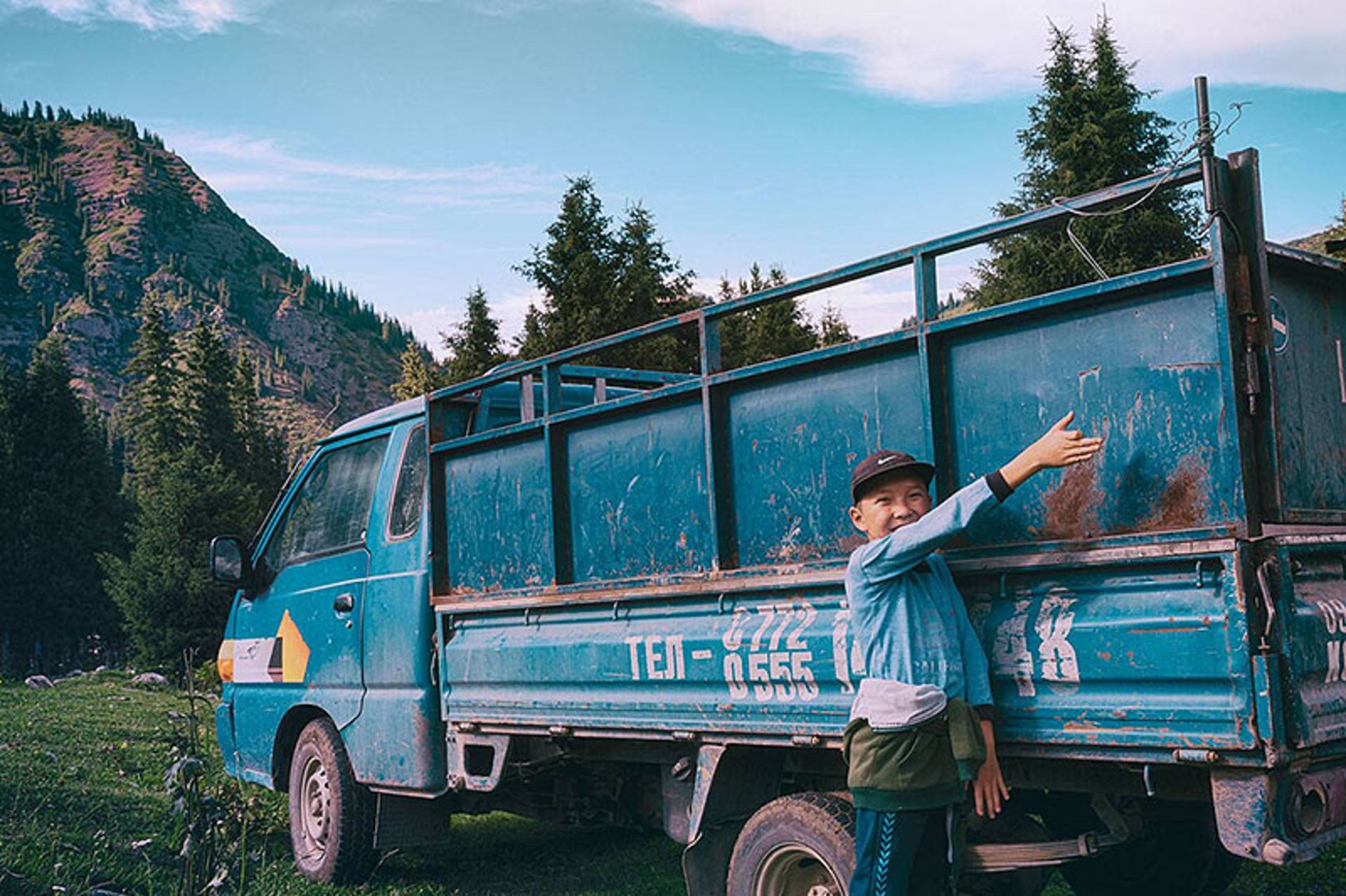 پسر بچه شاد اهل قرقیزستان