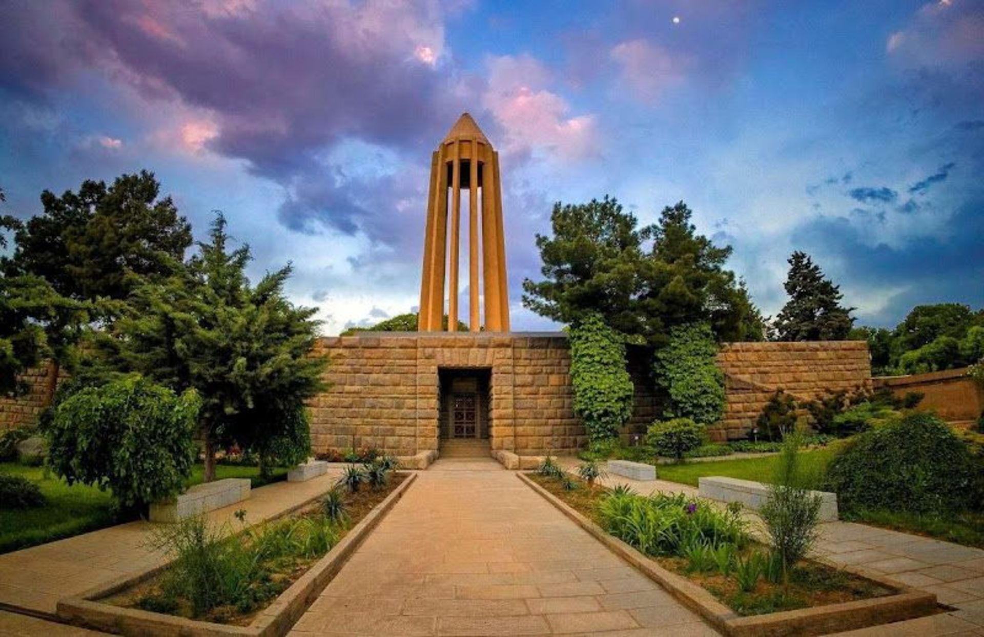 مقبره ابوعلی سینا