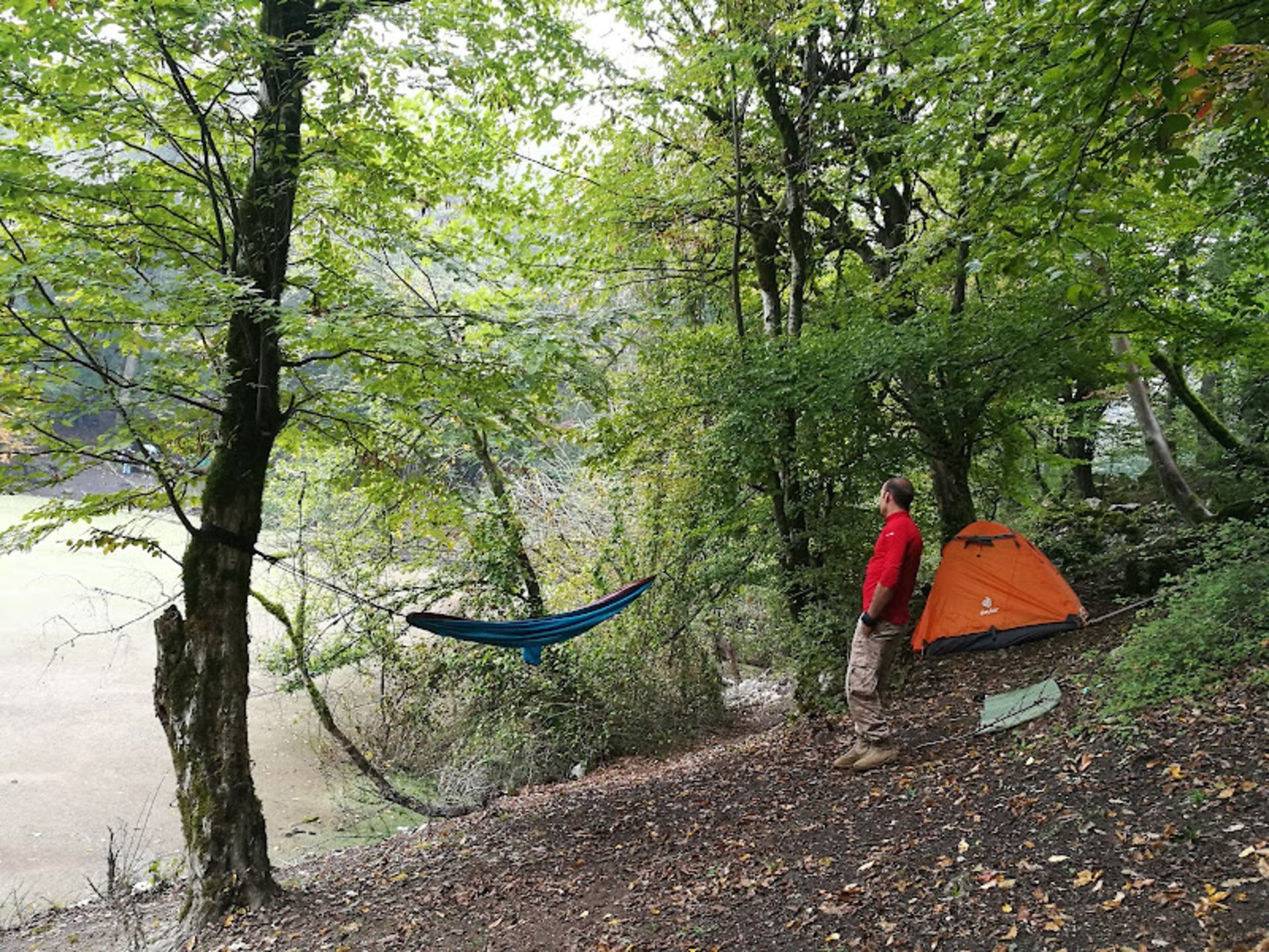 کمپینگ کنار مرداب هسل