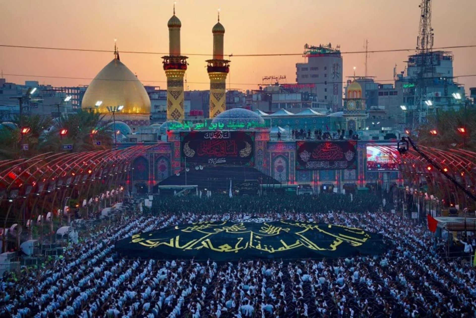 بهترین مقاصد برای اولین سفر خارجی؛ از کشورهای همسایه تا شرق دور 8 حرم امام حسین (ع) در کربلا