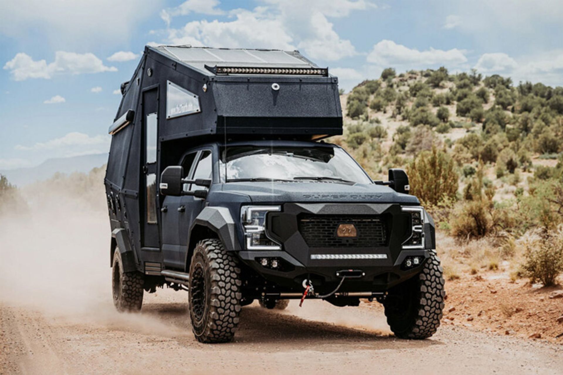 کمپر آسندر در جاده