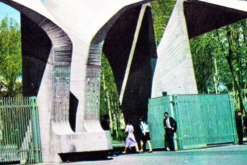 دروازهای به تاریخ؛ تصویری کمیاب از سردر دانشگاه تهران در دوره پهلوی 6