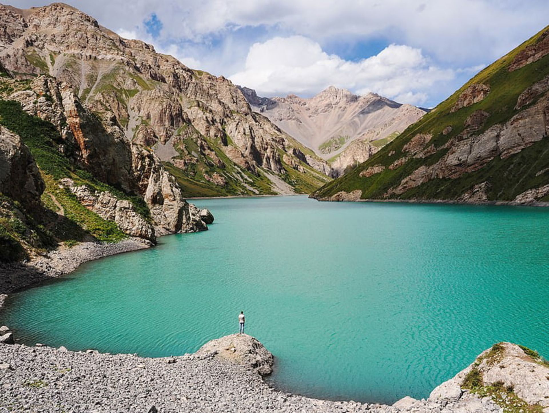 دریاچه ای در قرقیزستان