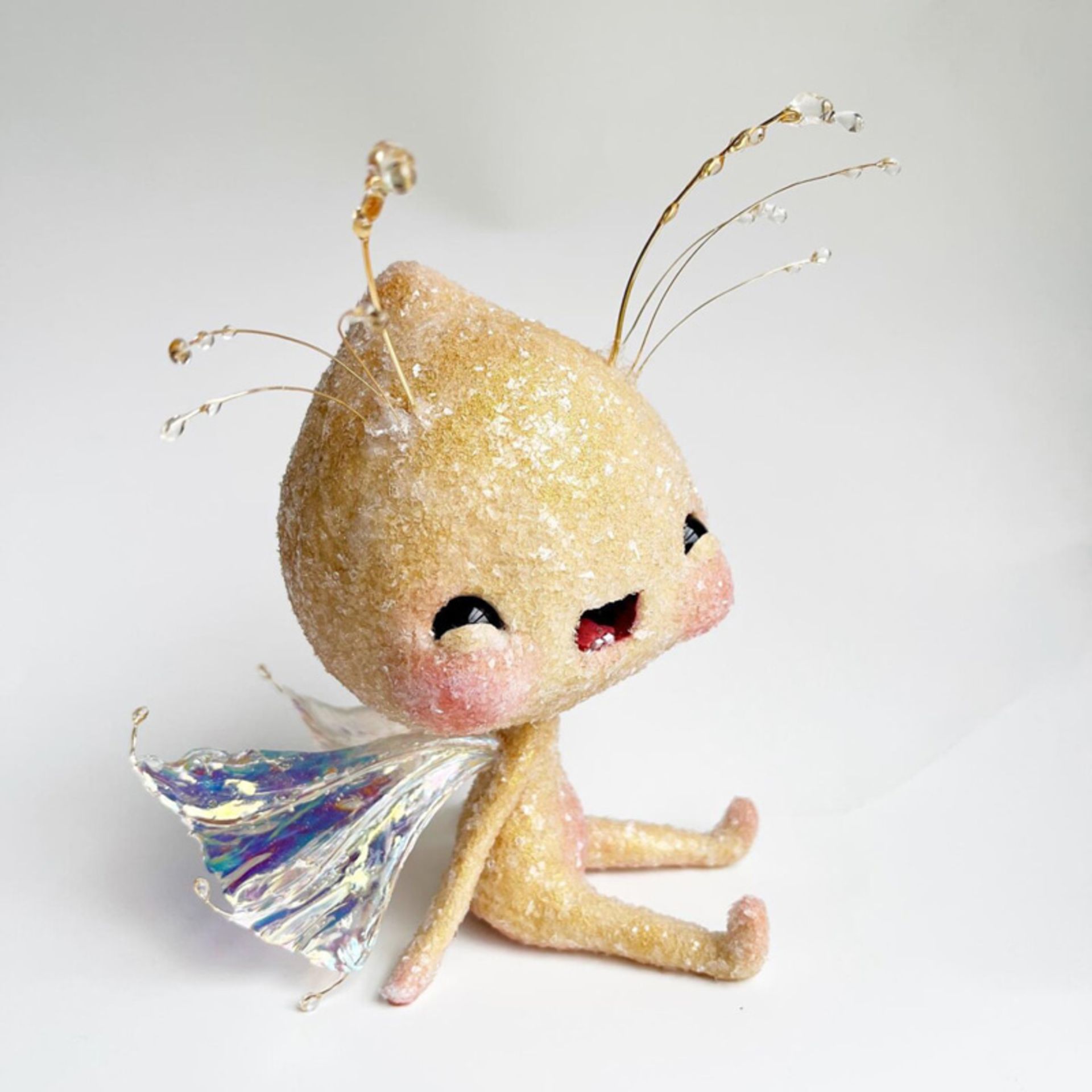 هیولای آب‌ نباتی کوچک زرد