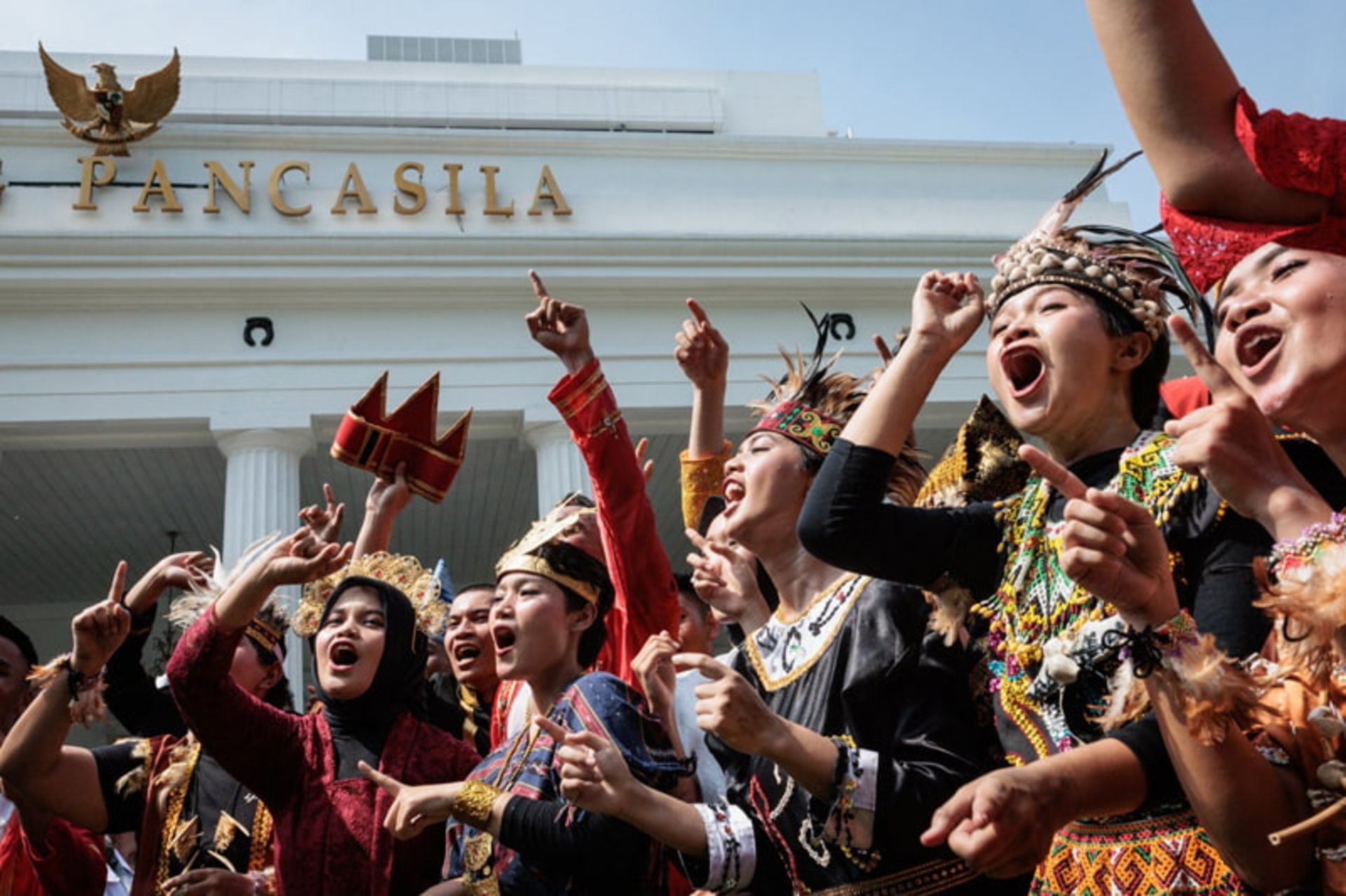 مردم حاضر در در روز پانساسیلا در اندونزی