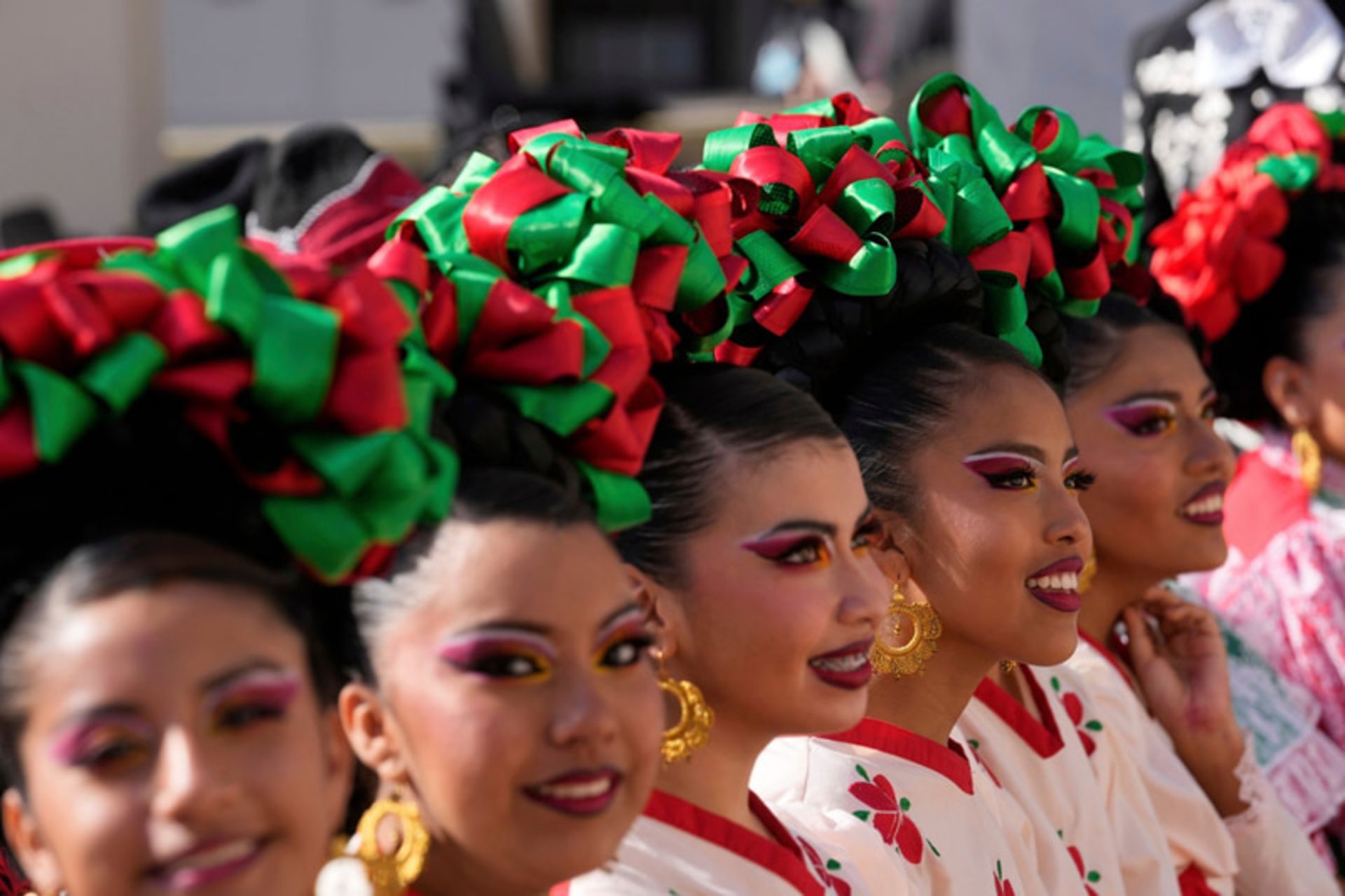  زائران مکزیکی در انتظار پاپ در میدان واتیکان