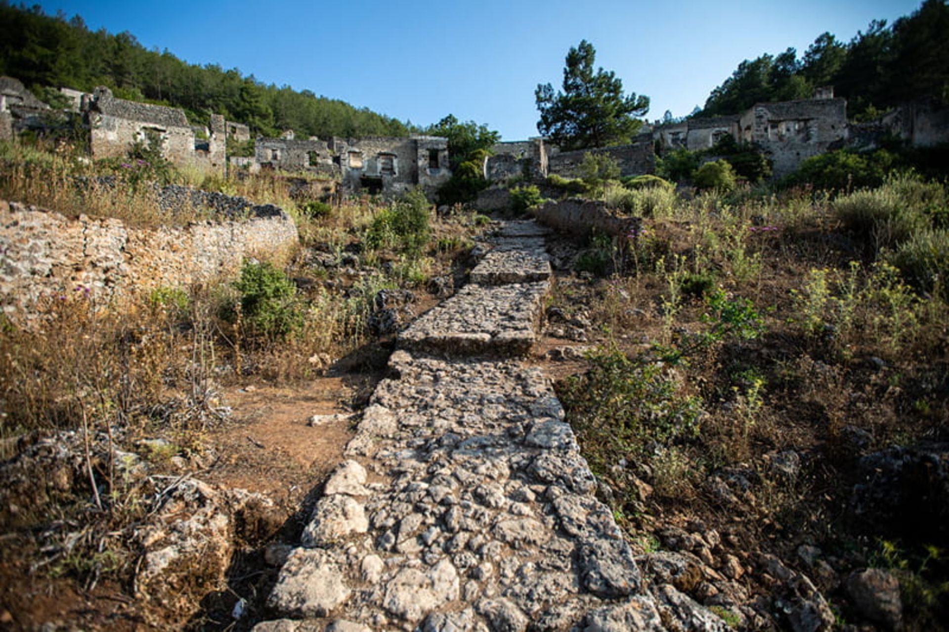 جاده ای سنگی در کایاکوی