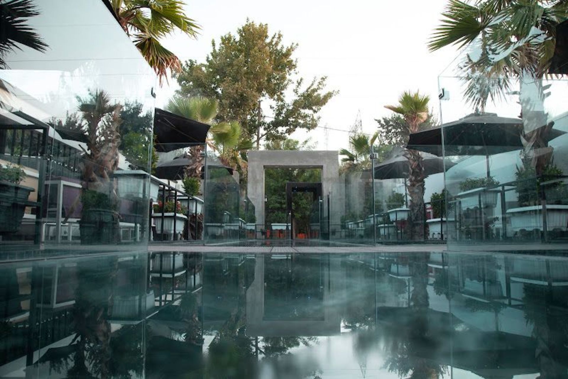 فضاهای شیشه ای کافه رستوران صاحب قرانیه