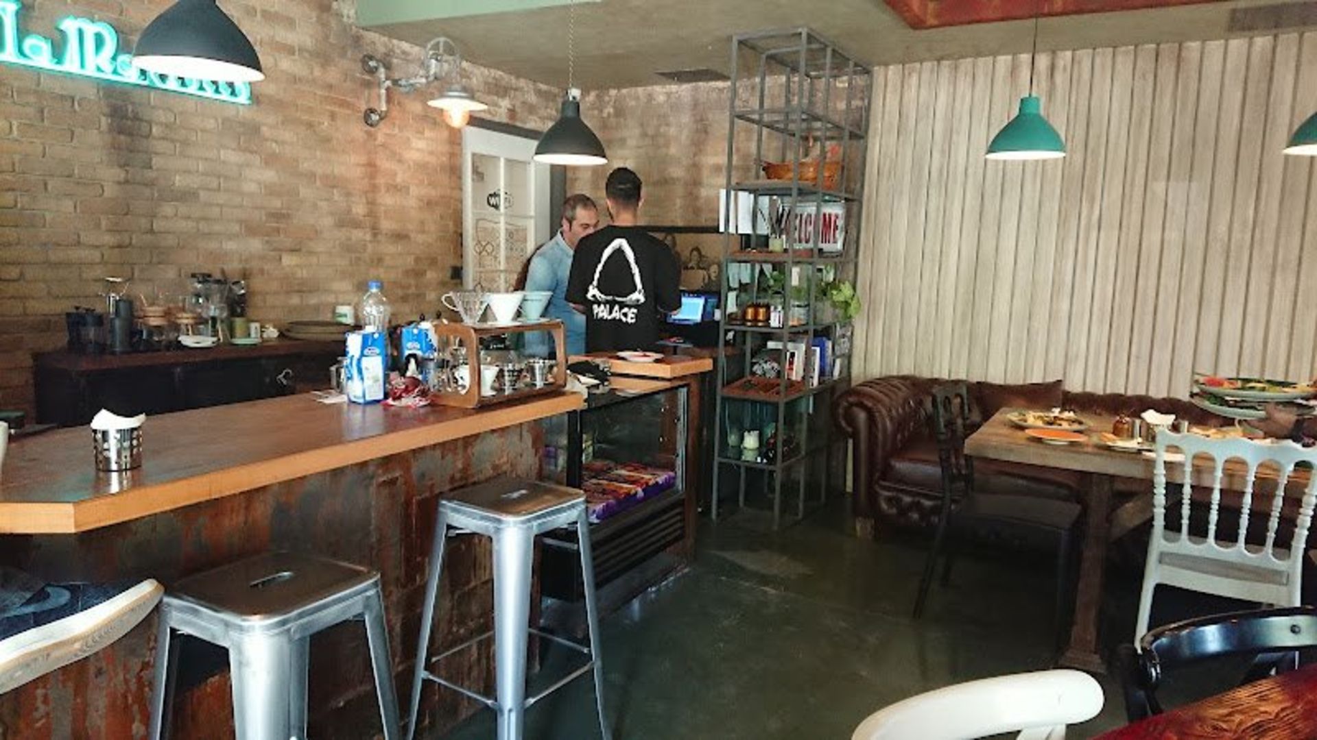 کافه رستوران وینتیج