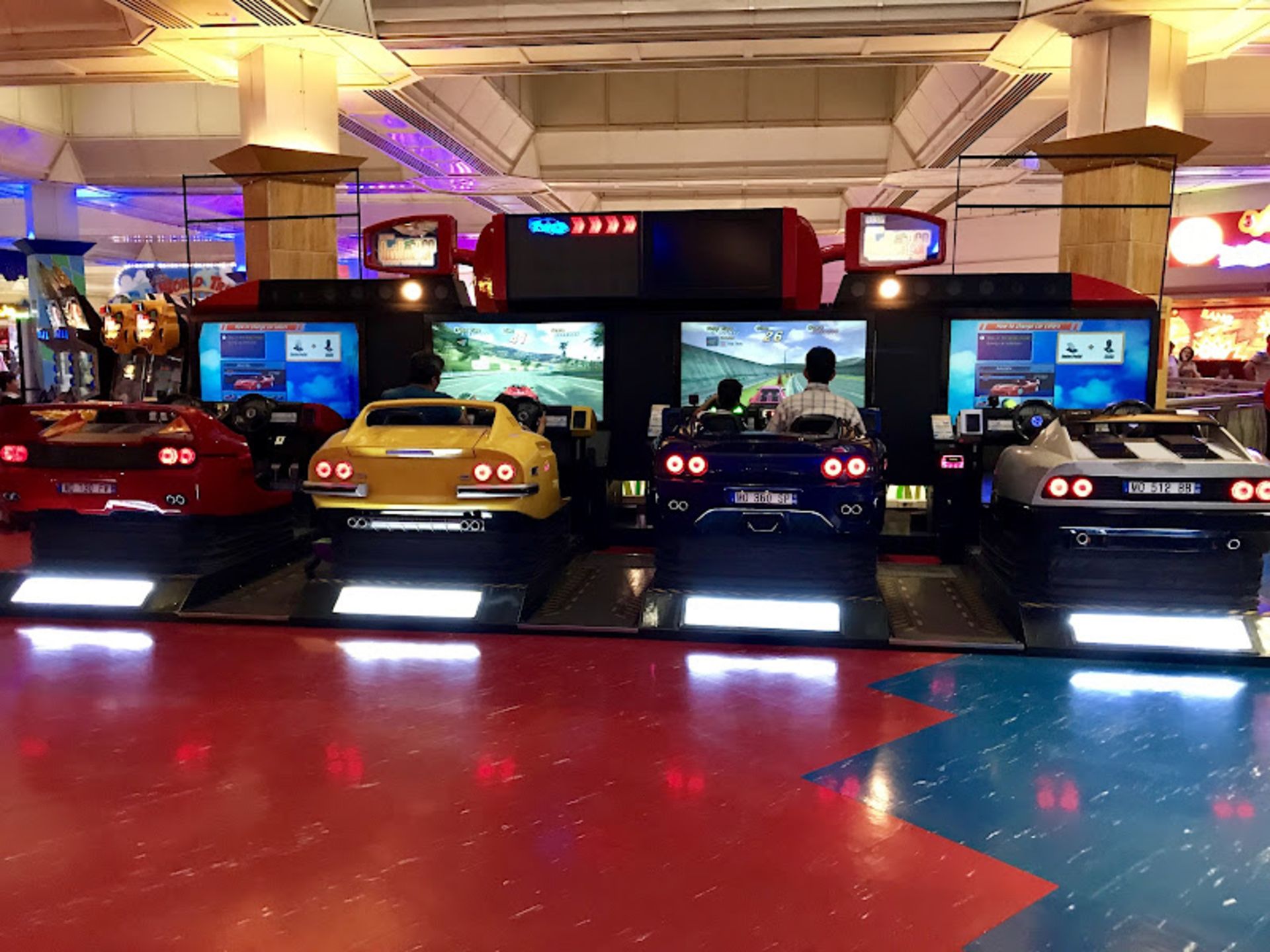 بازی های کامپیوتری در سرزمین عجایب تیراژه