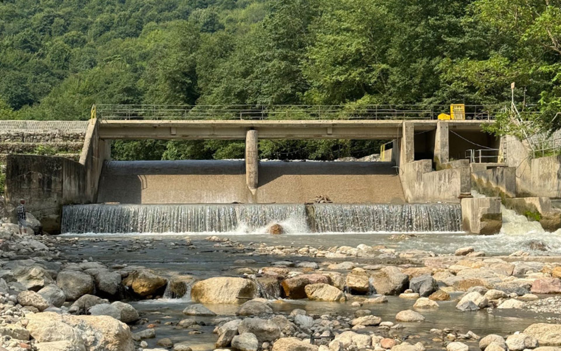 طبیعت سرسبز سد زوات