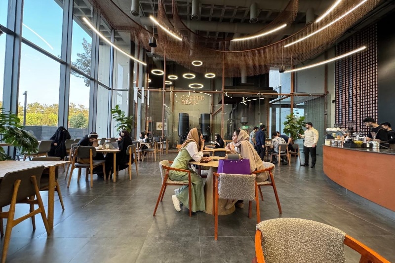 بهترین کافه‌های قم برای لحظه‌های خوش؛ از لازارو تا ساعدی‌نیا