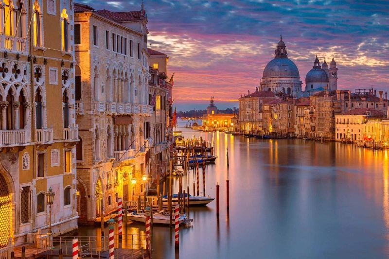 ۱۰ شهر اروپایی که دیگر طاقت گردشگر ندارند؛ از شهر ما برو بیرون!