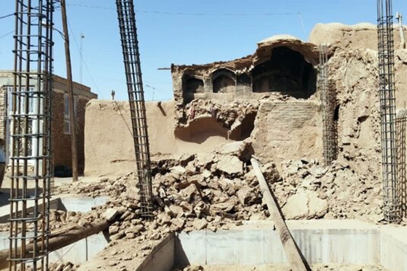 ساباط تاریخی زواره تخریب شد