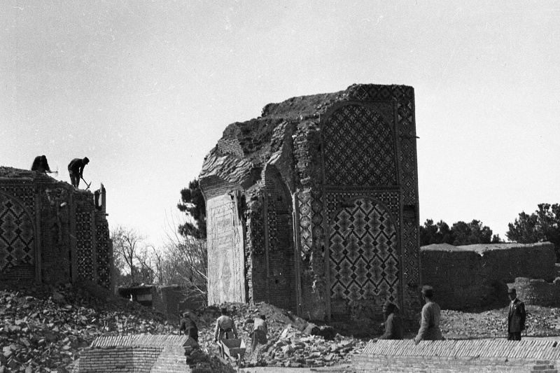 سفر به تهران قدیم؛ لحظه تخریب دروازه یوسف آباد برای توسعه پایتخت