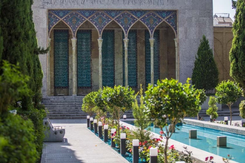 محل دقیق دفن فرشچیان در آرامگاه صائب تبریزی مشخص شد