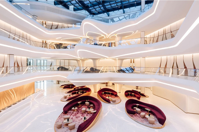 شگفت‌انگیزترین لابی‌ هتل‌های لوکس جهان؛ معماری، نور و شکوه