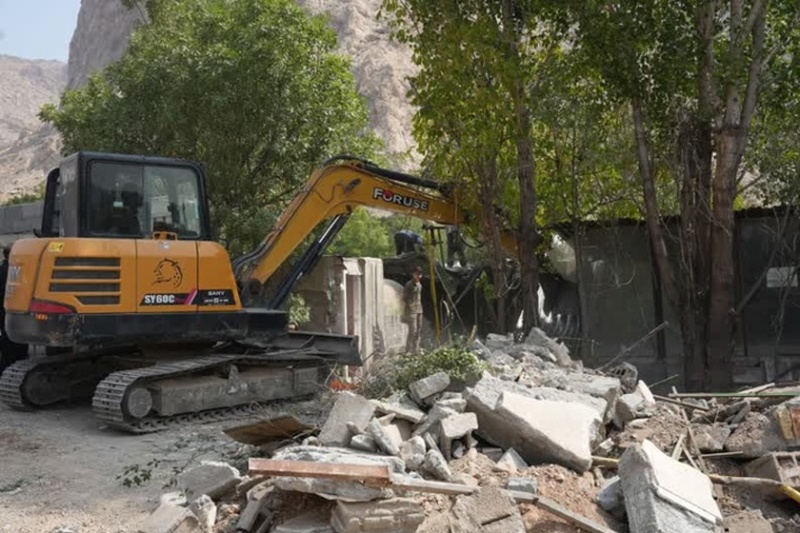 قلع‌وقمع رستوران‌های غیرقانونی حریم طاق بستان