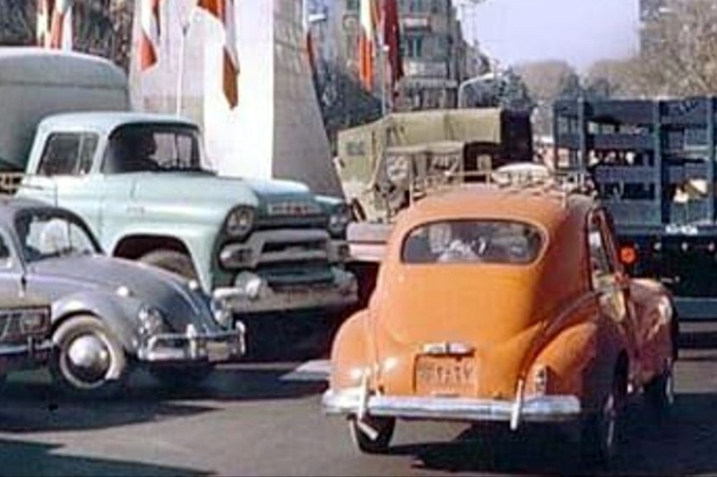 سفر به تهران قدیم؛ خودروهای قدیمی و دیدنی در مخبرالدوله دهه ۴۰! سفر به تهران قدیم؛ خودروهای قدیمی و دیدنی در مخبرالدوله دهه ۴۰!