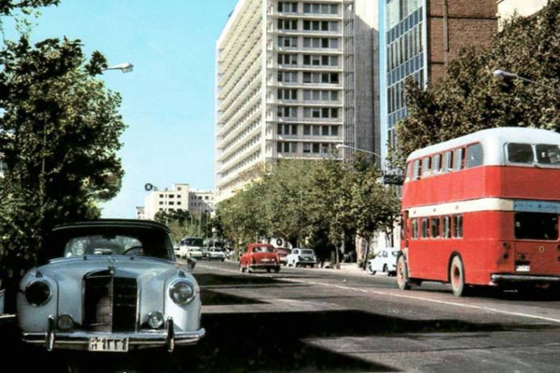 سفر به تهران کلاسیک؛ خیابان تخت‌جمشید در دهه ۴۰ جذاب!