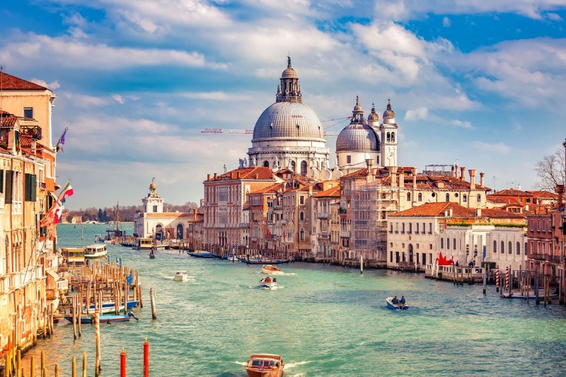 جاذبه‌های جهان زیر فشار گردشگری؛ وقتی زیبایی قربانی شهرت می‌شود