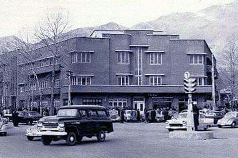 سفر به تهران قدیم؛ هتلی تاریخی با داستانی عجیب در تجریش دهه ۴۰! سفر به تهران قدیم؛ هتلی تاریخی با داستانی عجیب در تجریش دهه ۴۰!