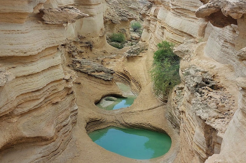 تنگه کریان قشم؛ حوضچههای جادویی در دل صخرههای سربه فلک کشیده تنگه کریان قشم؛ حوضچههای جادویی در دل صخرههای سربه فلک کشیده