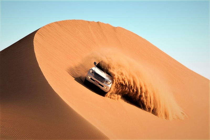 هیجان بی‌پایان در ابوظبی؛ سریع‌ترین ترن دنیا و سافاری در بیابان