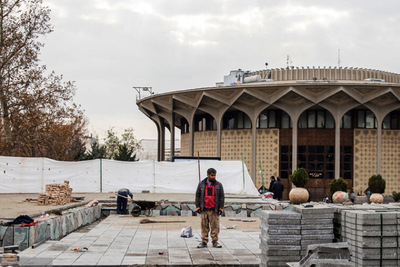 سرنوشت نامعلوم حصارکشی تئاترشهر؛ پروژه‌ پرحاشیه پول ندارد!