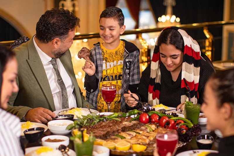 ارکیده؛ انتخابی ممتاز برای میهمانی‌های خانوادگی خاطره‌ساز