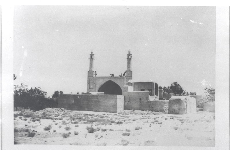 تصویری از گذشته منارجنبان اصفهان؛ راز جنبیدن مناره‌ها در یک قاب تاریخی