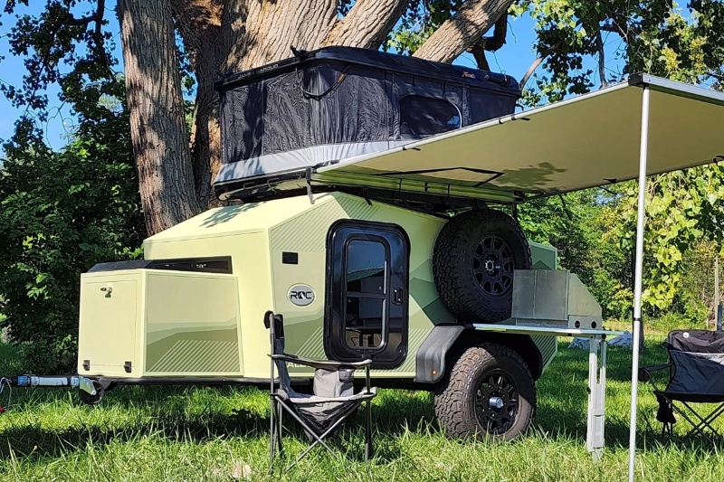 از فایبرگلاس تا پنل خورشیدی؛ تریلری برای خودروهای برقی و طبیعت‌دوستان