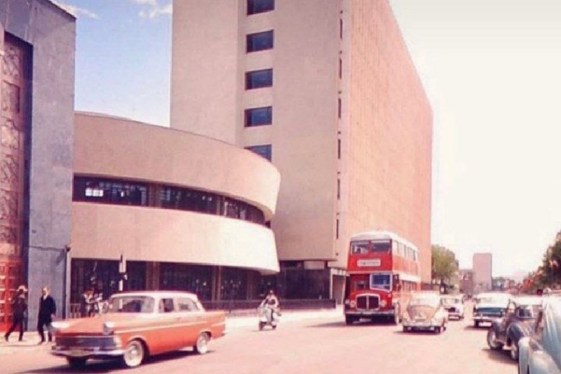 سفر به گذشته پایتخت؛ خیابان جذاب ورزش با خودروهای خاص در دهه ۵۰!