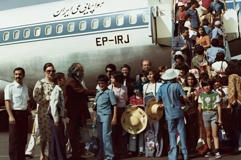 پرواز نوستالژیک ایران‌ایر در دهه ۵۰؛ خاطره‌ای از سفر دانش آموزی به پاریس!