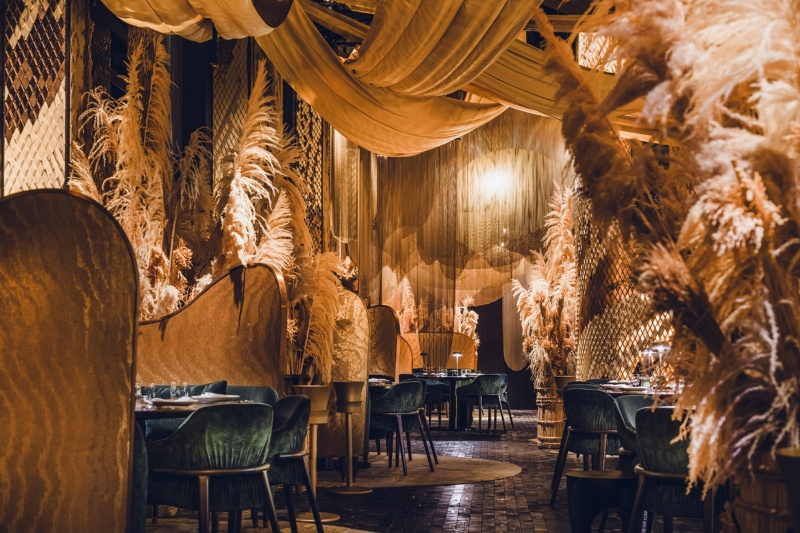 از کاه و بامبو تا طناب مقدس؛ بازتاب سنت ژاپن در رستوران ابوظبی از کاه و بامبو تا طناب مقدس؛ بازتاب سنت ژاپن در رستوران ابوظبی