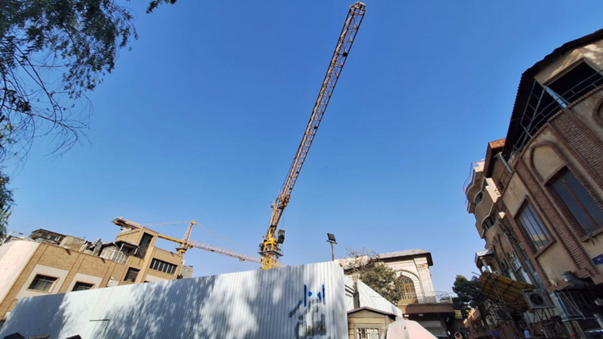 تیغ سوداگری بر گلوی کاخ گلستان؛ فاجعه در قلب تاریخی تهران 4 ساخت و ساز در حریم کاخ گلستان